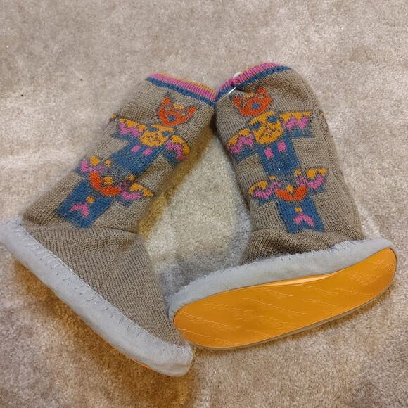 Eddie Bauer Slippers SIze Small / Medium Aztec Print Soft Rubber Bottom S/M NWOT - Picture 6 of 10